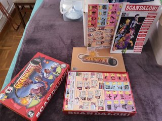 Juego de Mesa Scandaloh Megacorpin con extensión