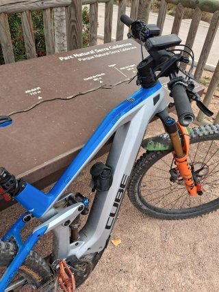 Bicicleta Eléctrica Cube Stereo Actionteam