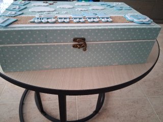 Caja de madera decorada