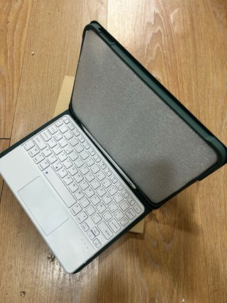 Funda Teclado Trackpad iPad A16 11 gen+ Metapen A8
