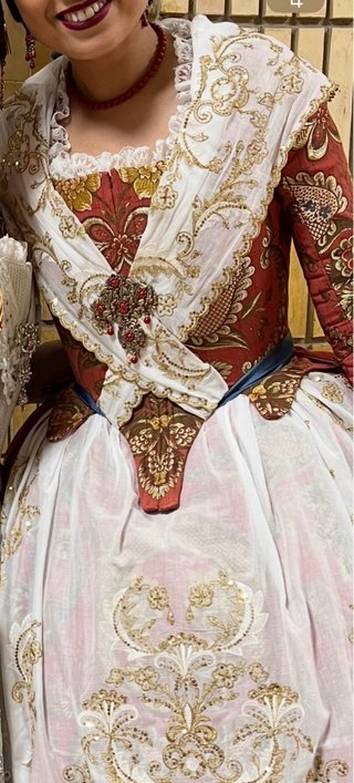 Traje de Fallera