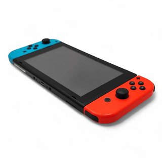 CONSOLA NINTENDO SWITCH  * MARCAS DE USO* + CARGADOR