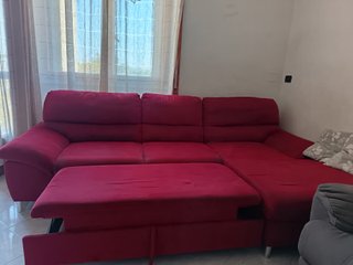 Divano rosso 2.86 mt buone condizioni