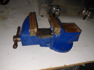 Tornillo de mesa azul
