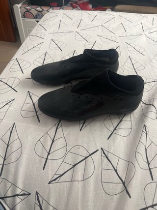 botas de futbol adidas negras