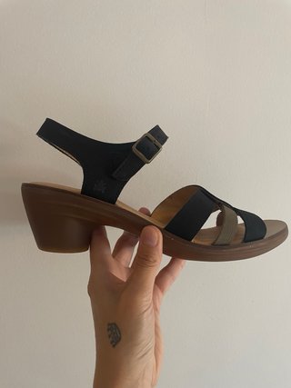 Sandalias El Naturalista Cuero Beige/Negro