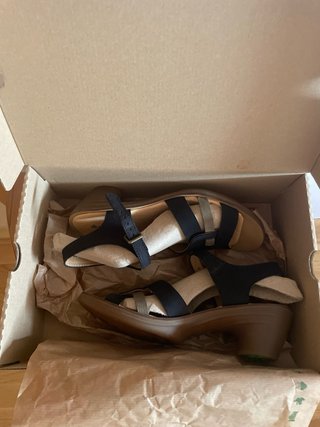 Sandalias El Naturalista Cuero Beige/Negro