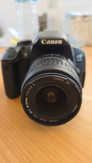Canon EOS 700D + 18-55 + 2 baterías y funda