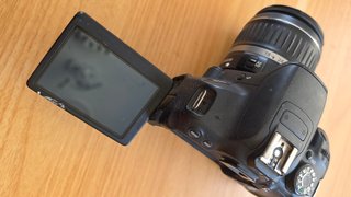 Canon EOS 700D + 18-55 + 2 baterías y funda