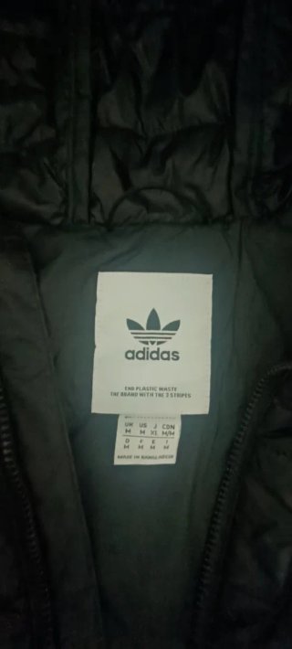Abrigo Adidas Negro con Rayas Blancas