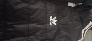 Abrigo Adidas Negro con Rayas Blancas