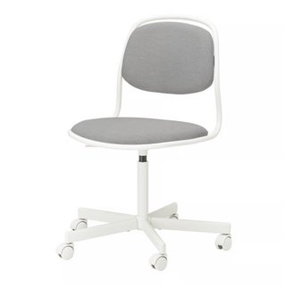 Silla giratoria niño blanca y gris, esta perfecta