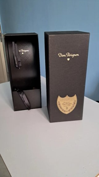 Scatola Dom Pérignon vuota