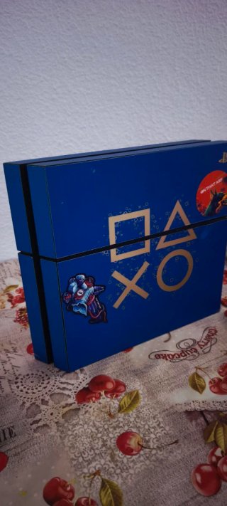 PS4 + 2 Mandos + 2 Juegos