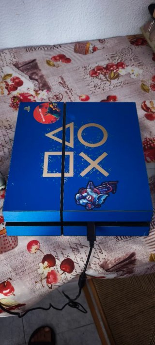 PS4 + 2 Mandos + 2 Juegos