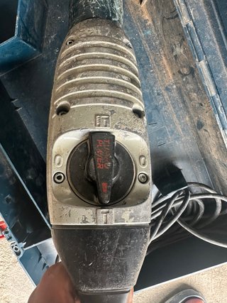 Se vende Martillo Bosch