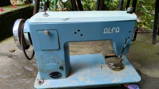 Máquina de coser Alfa
