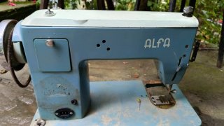 Máquina de coser Alfa