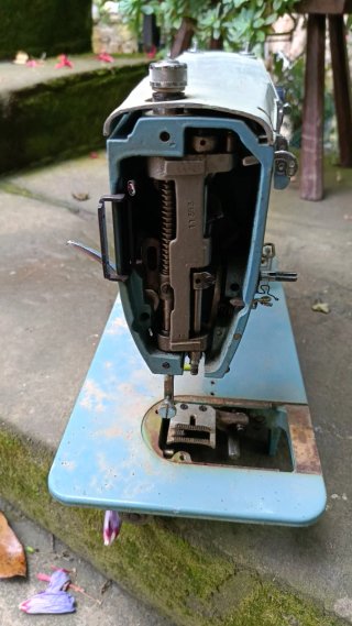 Máquina de coser Alfa