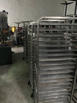 Carro acero inox con bandejas 380€/ud