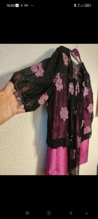 Conjunto de blusa y falda de fiesta