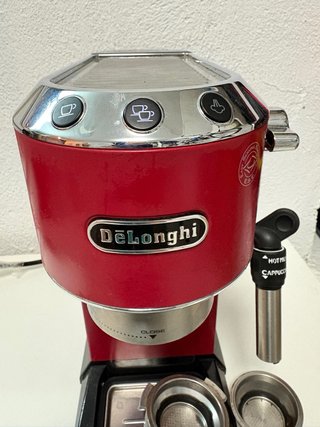 Cafetera De'Longhi Dedica Roja