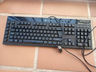 Teclado completo especial para gaming. Com