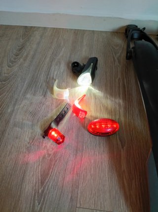 Pack Accesorios Bici: guardabarros, luces, gel