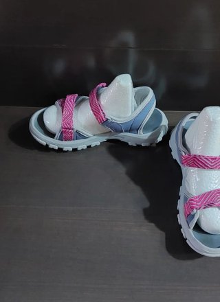 Sandalias de montaña y treking quechua N.32