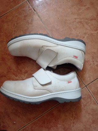Zapatos blancos de cociner@s marca DIAN ta43