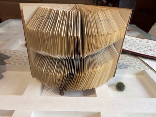 Libro decorativo piegato per casa e ufficio