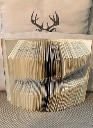 Libro decorativo piegato per casa e ufficio