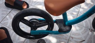 Bicicleta sin pedales Kinderkraft azul