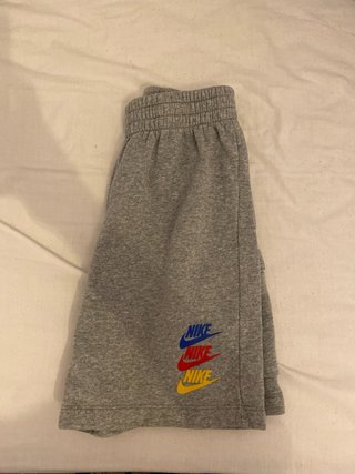 Pantalones cortos grises Nike