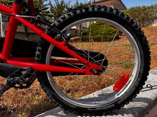 Bicicleta infantil vermella 3-6 anys