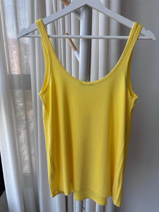 Camiseta Zara canalé amarilla Talla S