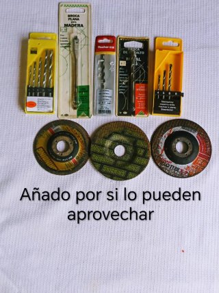 Amoladora 115mm 600W con Accesorios