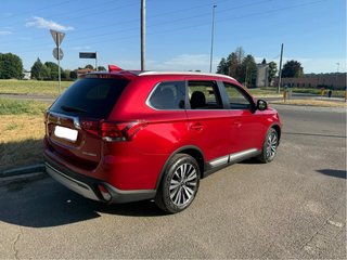 Vendo Mitsubishi Outlander por mudanza al exterior