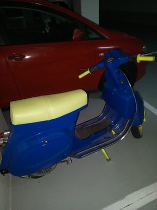 Vespa 75 Junior Azul y Amarillo