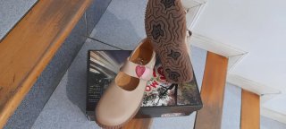 Zapatos niña con corazón