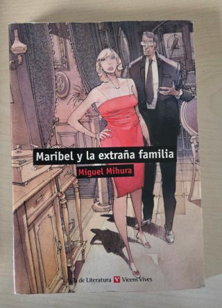 Maribel y la extraña familia