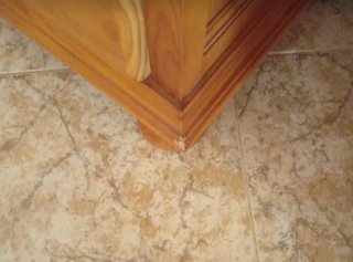 Vitrina de salón de madera y cristal