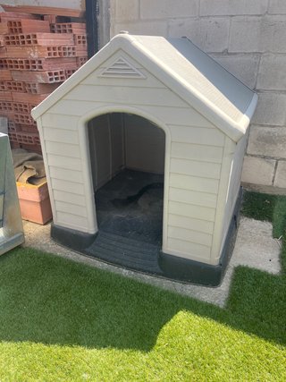 Caseta perro resina beige