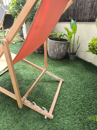 Hamaca de madera para jardín color naranja