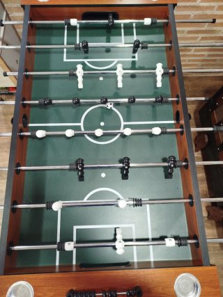 Futbolín de madera