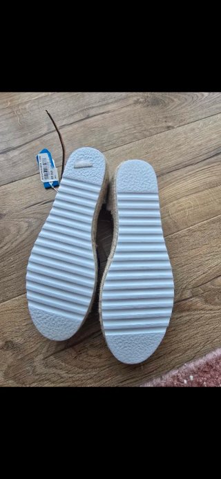 Zapatillas Mustang Esparto Talla 36. Nuevas
