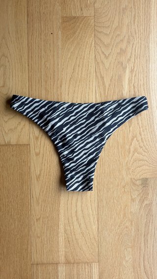 Bikini estampado cebra talla S/ M “Hunkemoller”