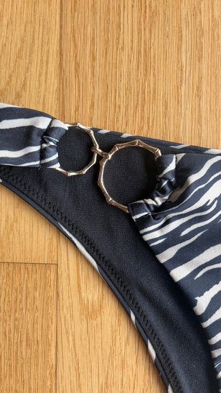 Bikini estampado cebra talla S/ M “Hunkemoller”