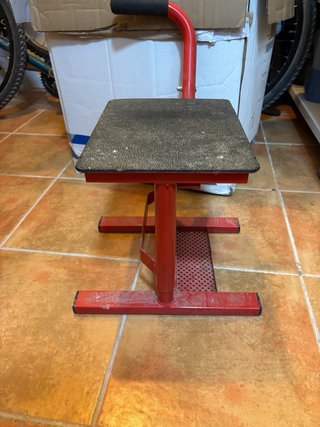 Elevador para moto off-road rojo