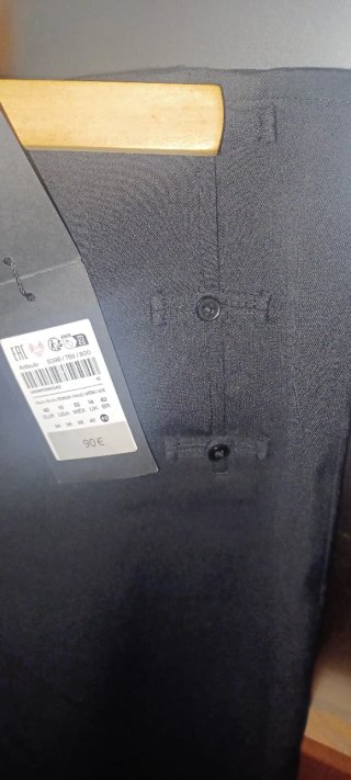 Pantalón Capri Massimo Dutti Negro Botones